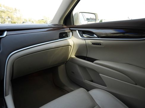 Used 2015 Cadillac XTS Luxury w/ Driver Awareness Package image 8