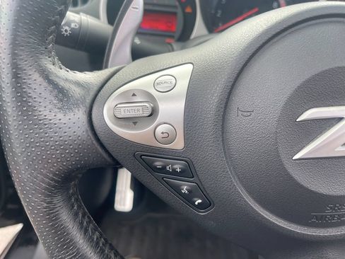 Used 2017 Nissan 370Z Touring RWD image 23