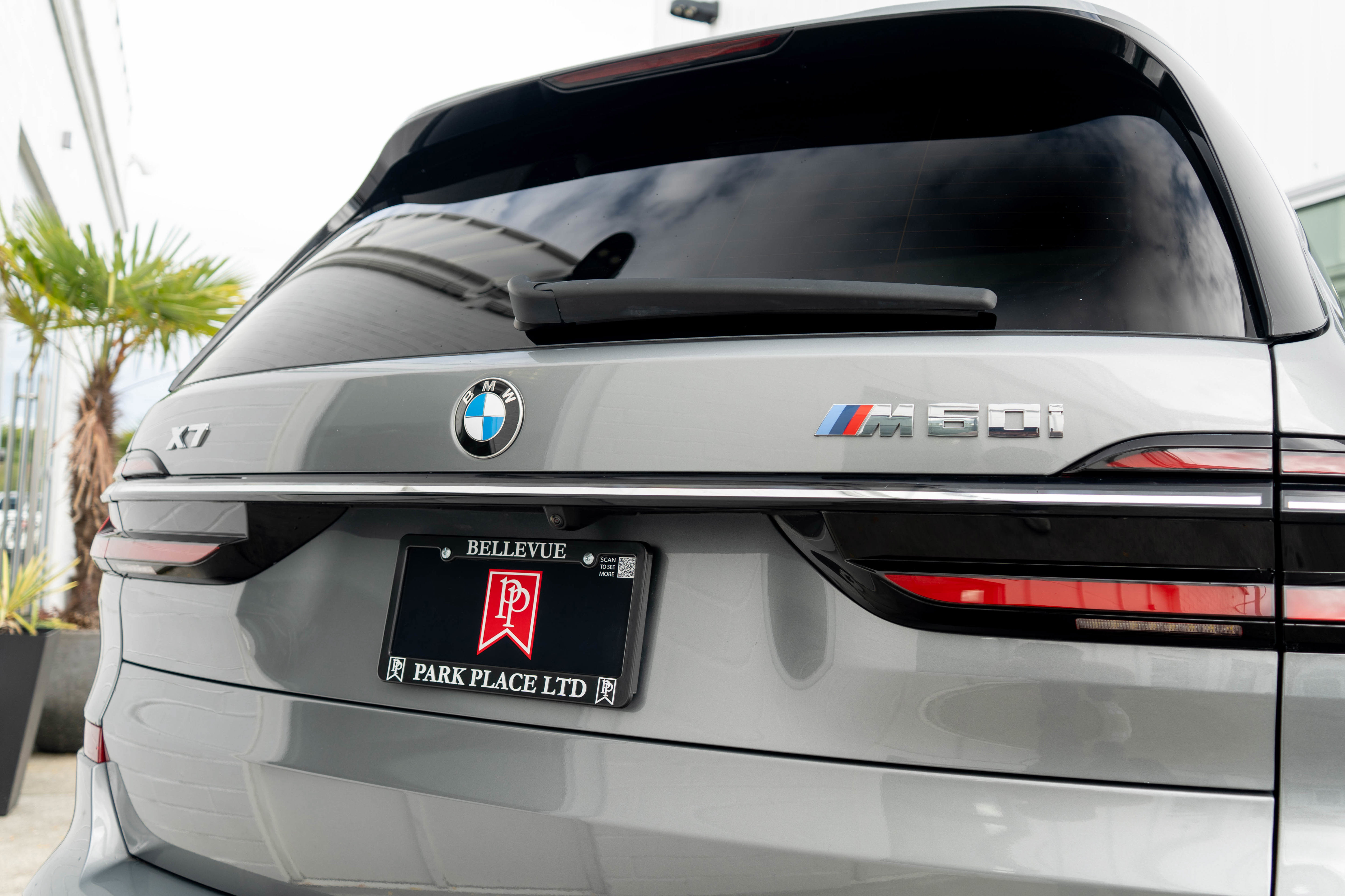Used 2023 BMW X7 M60i AWD/4WD image 7