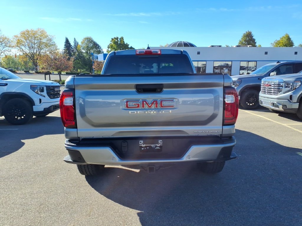 Used 2024 GMC Canyon Denali AWD/4WD image 6
