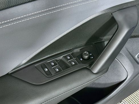 Certified 2025 Volkswagen Tiguan SE R-Line AWD/4WD image 17