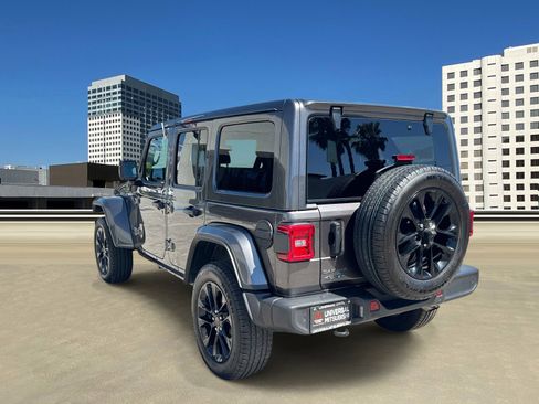 Used 2025 Jeep Wrangler Unlimited Sahara w/ Safety Group image 4