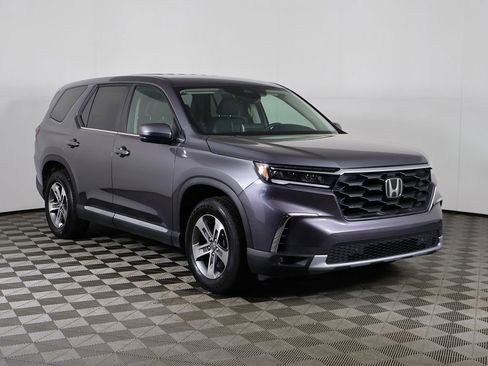 Used 2025 Honda Pilot EX-L image 2