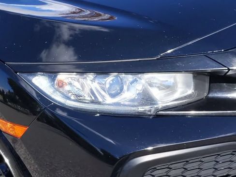 Used 2018 Honda Civic Sport image 10