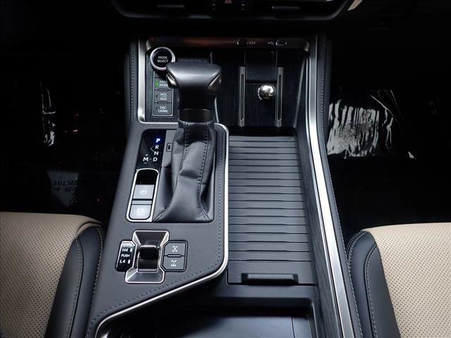 Used 2025 Lexus GX 550 AWD/4WD image 21