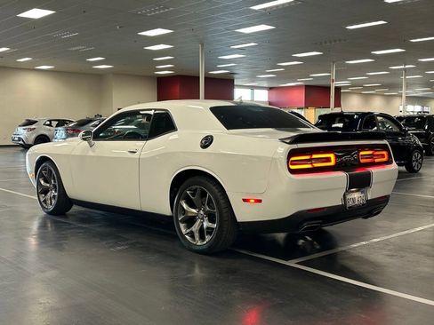 Used 2016 Dodge Challenger SXT Plus image 5