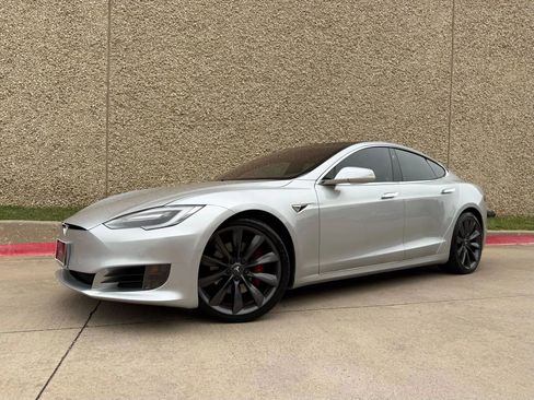 Used 2016 Tesla Model S P100D image 2