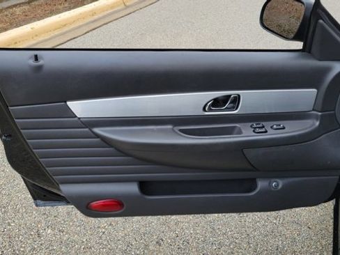 Used 2002 Ford Thunderbird image 8