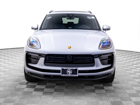 Certified 2026 Porsche Macan AWD/4WD image 8
