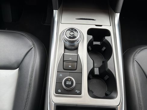 Used 2023 Ford Explorer XLT w/ Equipment Group 202A image 21