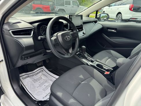 Used 2021 Toyota Corolla LE FWD image 11