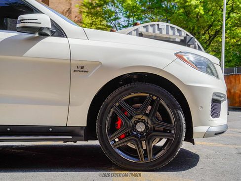 Used 2015 Mercedes-Benz ML 63 AMG 4MATIC image 11