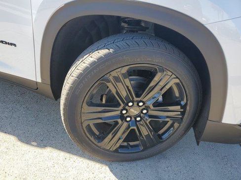 New 2026 GMC Acadia Elevation image 8