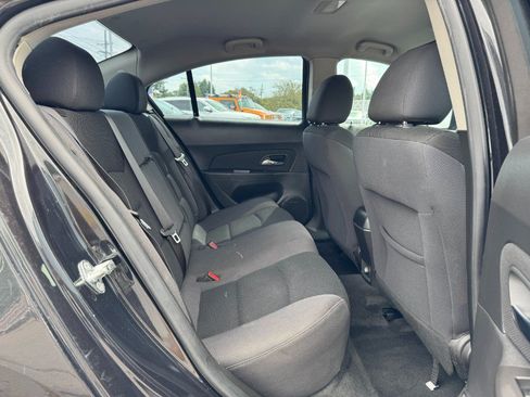 Used 2016 Chevrolet Cruze LT FWD image 17