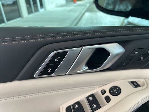Used 2021 BMW X5 M50i w/ Executive Package image 54