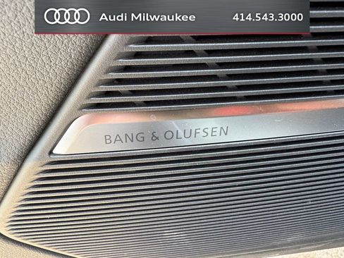 Used 2023 Audi Q8 Premium Plus w/ Premium Plus Package AWD/4WD image 9