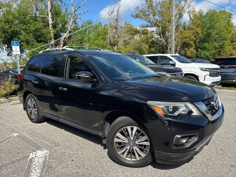 Used 2018 Nissan Pathfinder S FWD image 5