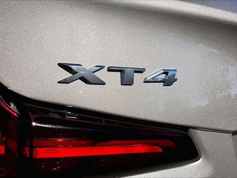 Used 2023 Cadillac XT4 Luxury w/ Cold Weather Package image 9