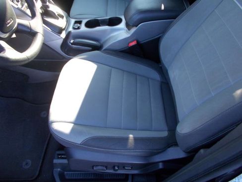 Used 2015 Ford Escape SE image 25