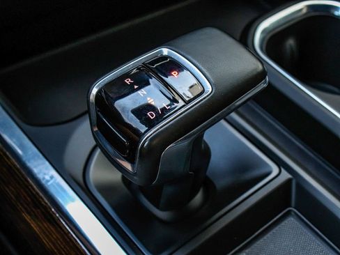 Used 2025 GMC Sierra 1500 Elevation image 25