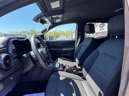 Used 2024 Chevrolet Colorado W/T image 35