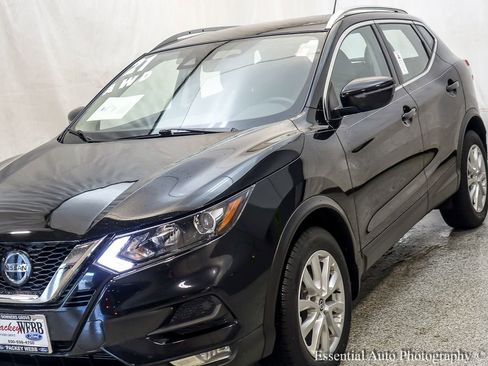 Used 2021 Nissan Rogue Sport SV image 5