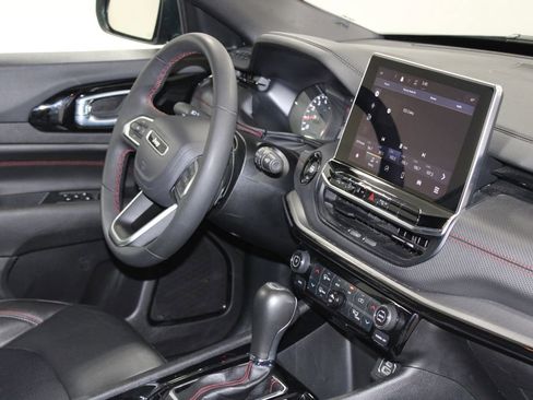 Used 2025 Jeep Compass Trailhawk AWD/4WD image 29