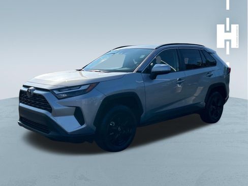 Used 2025 Toyota RAV4 XLE w/ Convenience Package AWD/4WD image 3