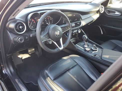 Used 2019 Alfa Romeo Giulia Sport w/ Nero Edizione image 20