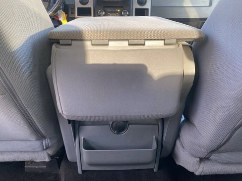 Used 2013 Ford F150 XLT w/ XLT Chrome Pkg image 28