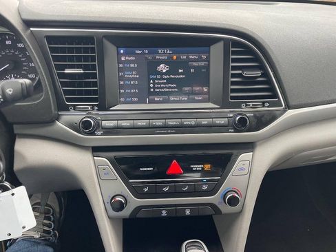 Used 2018 Hyundai Elantra SEL FWD image 18