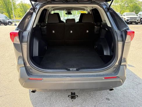 Used 2020 Toyota RAV4 LE FWD image 23
