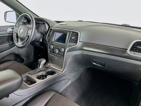 Used 2019 Jeep Grand Cherokee Laredo w/ Security & Convenience Group AWD/4WD image 35