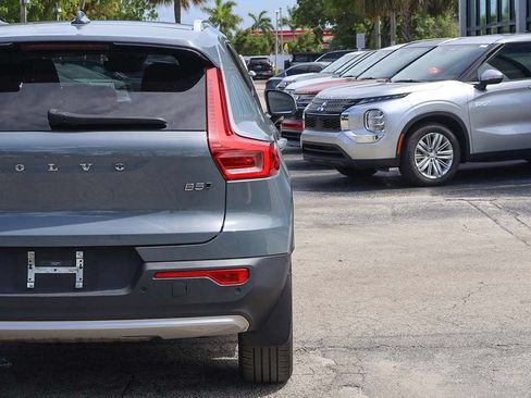 Used 2023 Volvo XC40 B5 Plus w/ Driver Assist Package AWD/4WD image 17