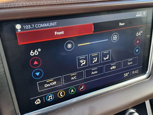 Used 2021 GMC Yukon Denali w/ Denali Premium Package AWD/4WD image 12