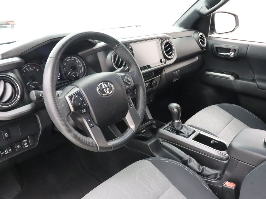 Used 2022 Toyota Tacoma TRD Off-Road AWD/4WD image 18