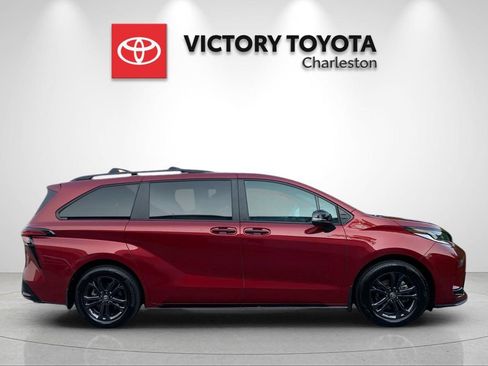 Used 2025 Toyota Sienna XSE w/ XSE Premium Package AWD/4WD image 6