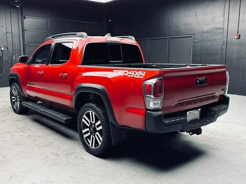 Used 2020 Toyota Tacoma TRD Off-Road AWD/4WD image 5