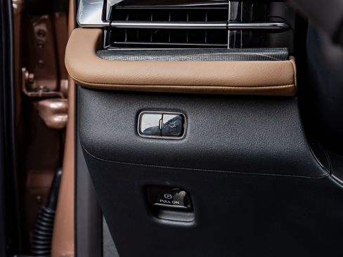 Used 2025 Lincoln Navigator Black Label image 28