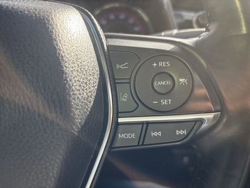 Used 2018 Toyota Camry XSE image 19