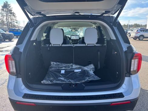 Used 2026 Ford Explorer Active w/ Active Comfort Package AWD/4WD image 18