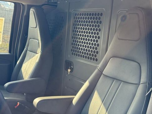 New 2025 GMC Savana 2500 w/ Driver Convenience Package RWD image 18