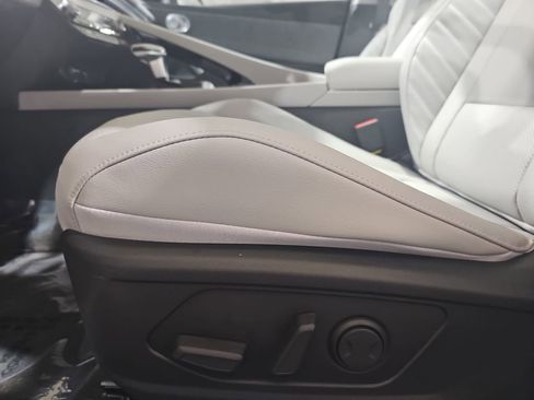 New 2026 Hyundai Elantra Limited FWD image 27