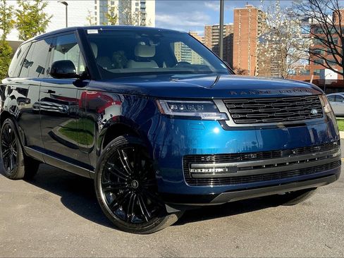 New 2025 Land Rover Range Rover SE image 2