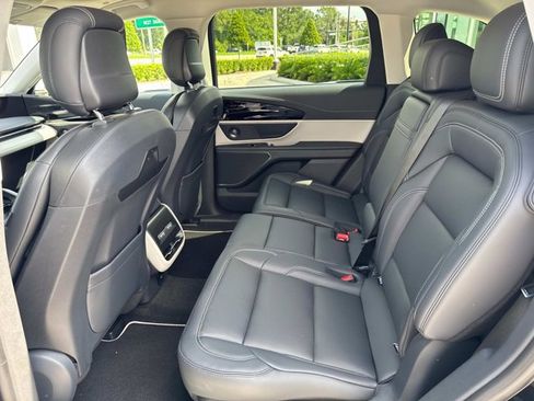 New 2025 Lincoln Nautilus Premier w/ Equipment Group 102A image 16