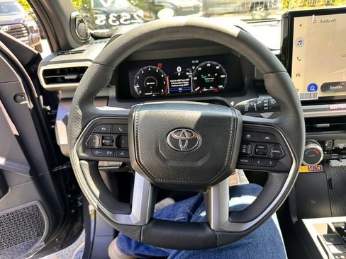 New 2026 Toyota 4Runner TRD Off-Road Premium AWD/4WD image 32