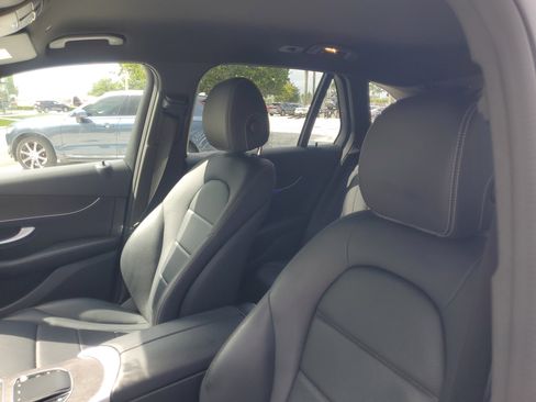 Used 2022 Mercedes-Benz GLC 300 image 21