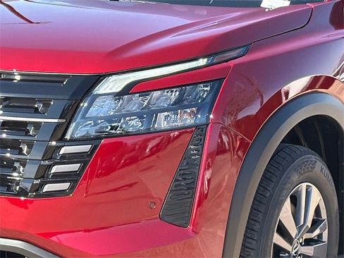 New 2026 Nissan Pathfinder SV image 4