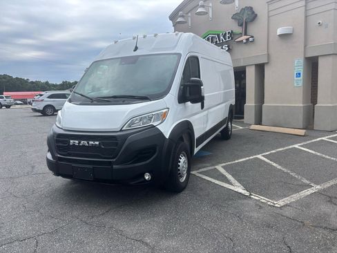 Used 2024 RAM ProMaster 2500 w/ Convenience Group FWD image 6