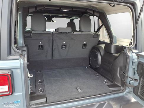 Used 2024 Jeep Wrangler Unlimited AWD/4WD image 26